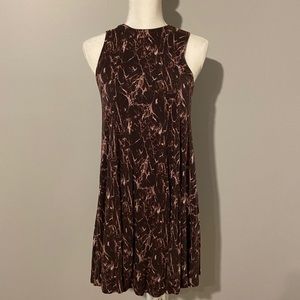Silence + Noise Sleeveless Dress Medium.       37